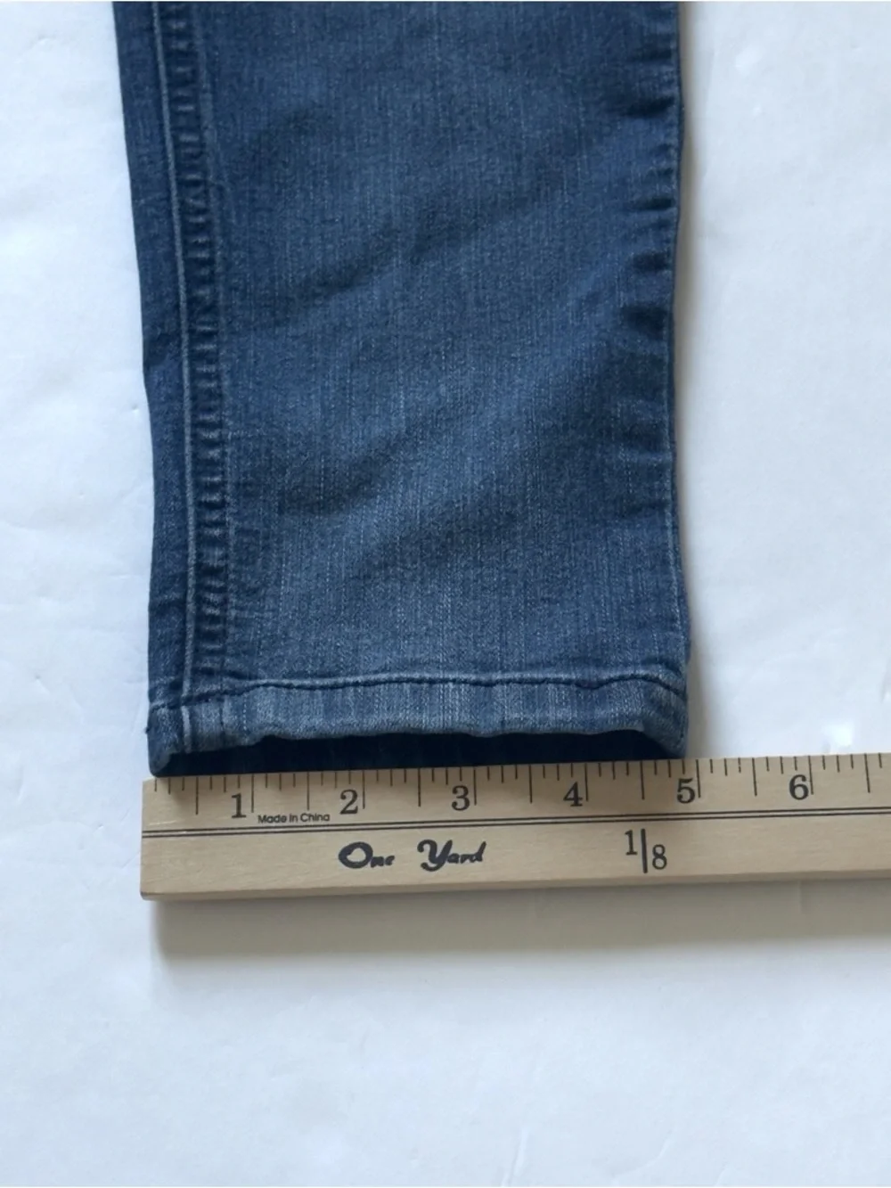 Democracy Ab Technology Skinny Jeans 10 Distressed Mid Rise Medium Wash Stretch